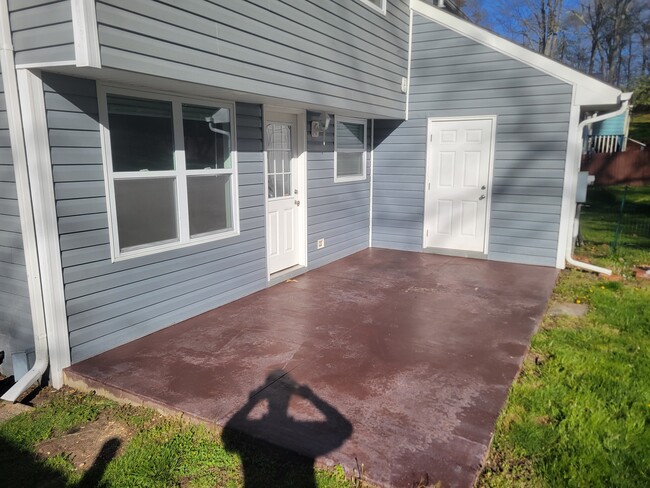 Rear Patio. - 1424 5th St