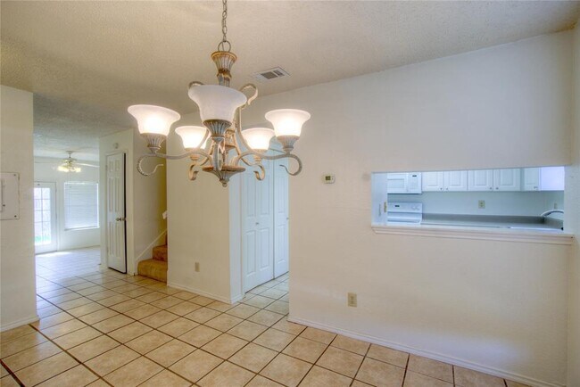 Foto del edificio - 3635 Garden Brook Dr