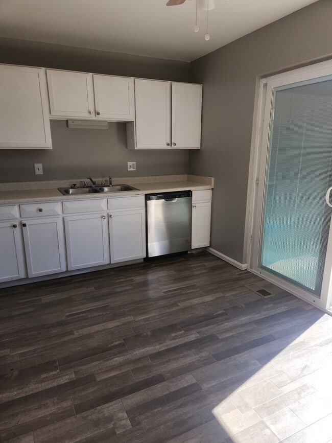 Building Photo - 87 Lima St