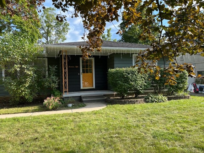Photo - 1450 Marlborough Dr. House