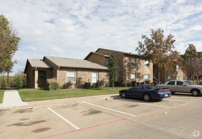 Foto del edificio - Red Oak Apartments