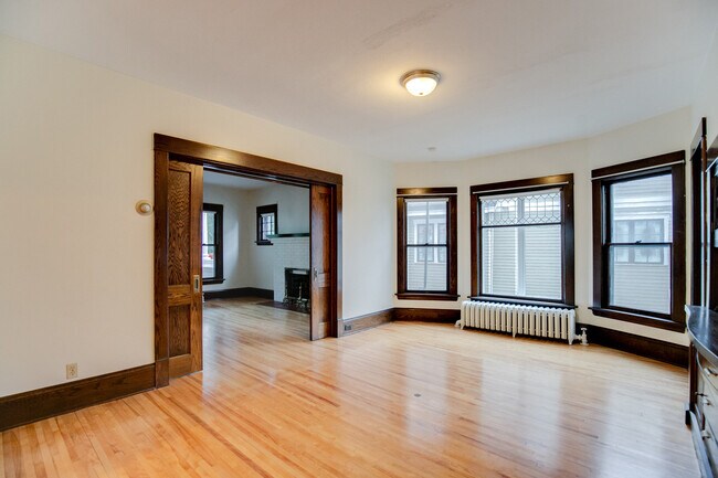 Dining Room with bay windows - 2433 W 22nd St - #1 Lower