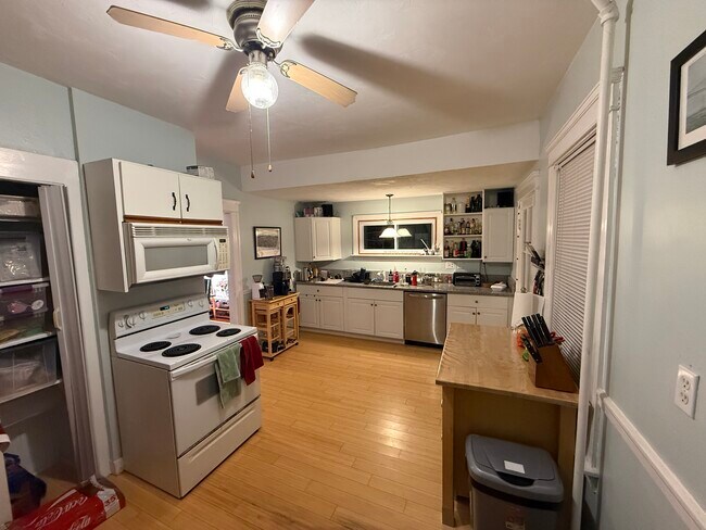 Foto del edificio - 304 Lake Ave