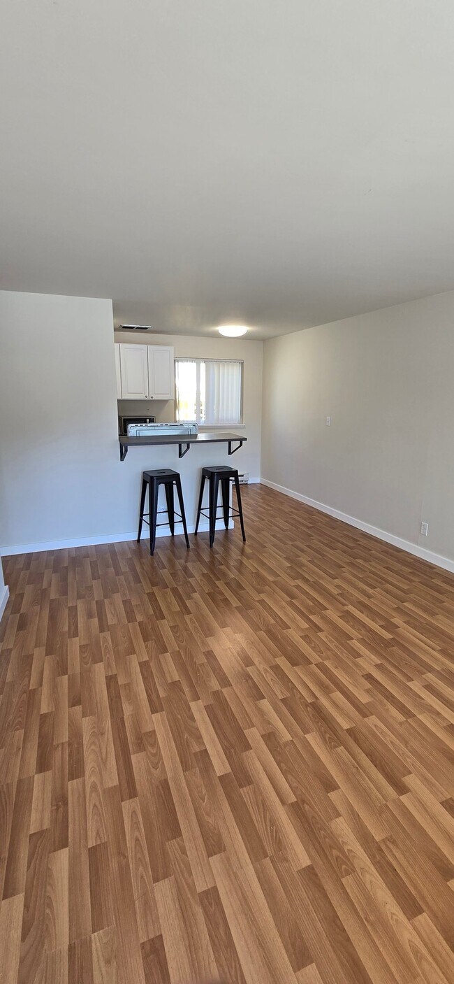 Foto del edificio - 400 NE 65th St