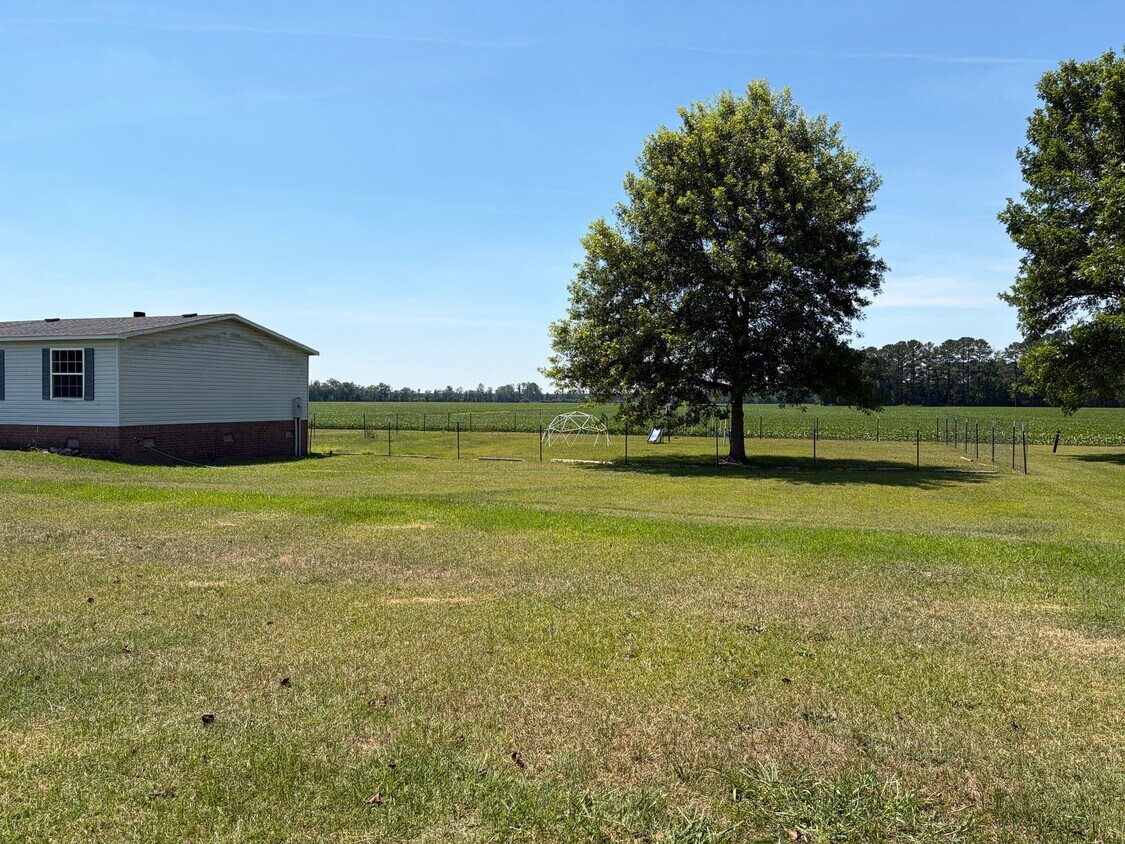 Building Photo - 252 Heath Swamp Rd