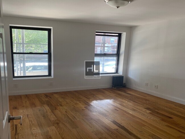 Foto del edificio - 21-81-81 38th St