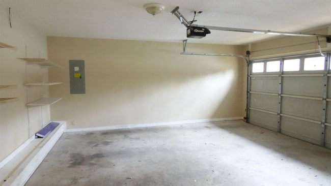 Building Photo - 110 S Walnut Bend Rd