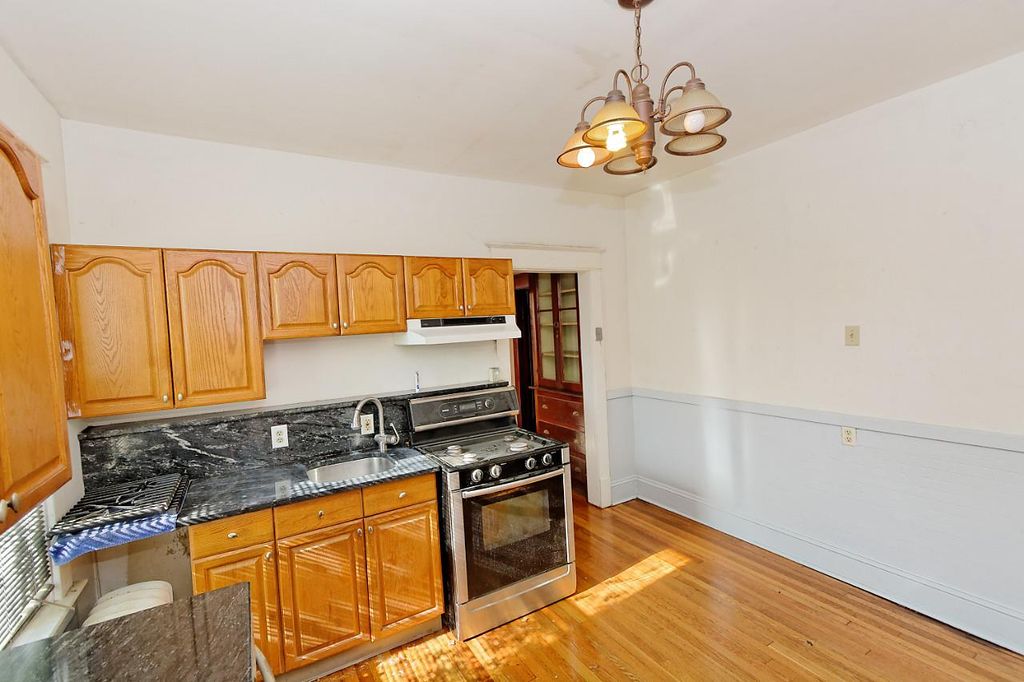 Primary Photo - 17 Mapleridge Ave