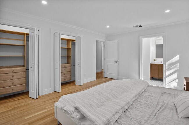 Foto del edificio - 341 Millwood Rd