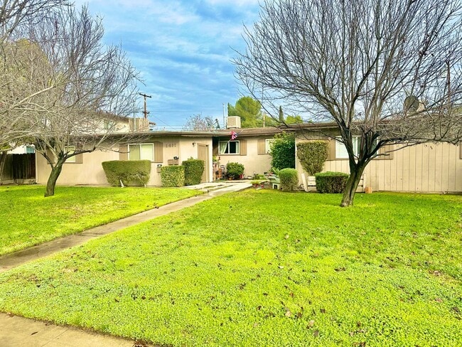 Building Photo - 1411 Minnewawa Ave