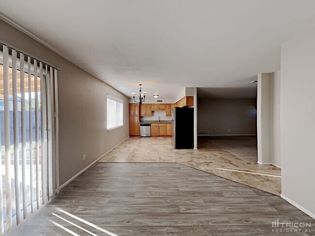 Foto del edificio - 15253 N 53rd Ave