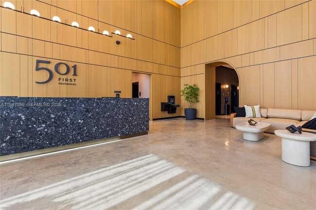 Foto del edificio - 121 NE 5th St