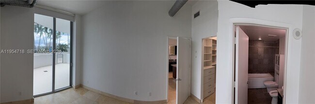 Foto del edificio - 3029 NE 188th St