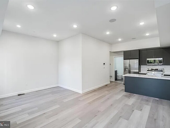 Building Photo - 2417 N 7th St