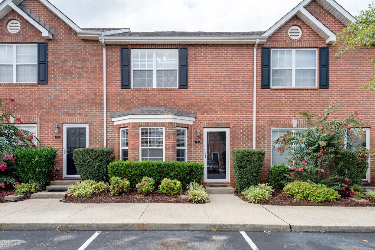 1101 Downs Blvd, Franklin, TN 37064 Townhome Rentals in Franklin TN