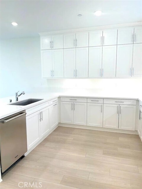 Foto del edificio - 4382 Maple Ln