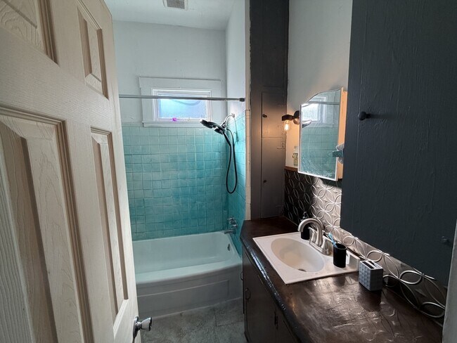 Foto del edificio - 918 Lafayette Ave