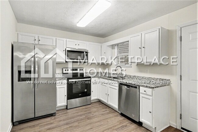 Foto del edificio - 325 Crestfield Cir