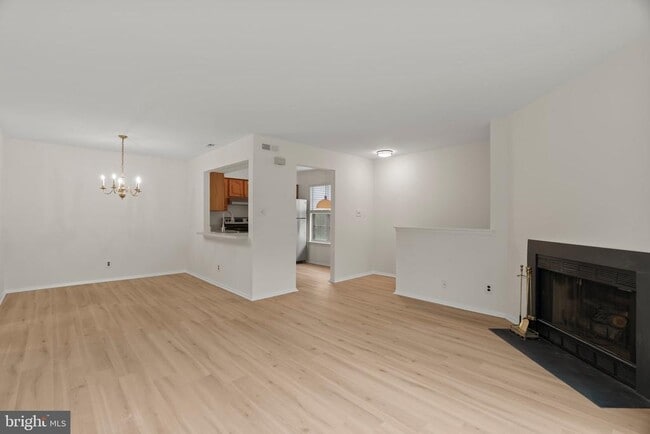 Foto del edificio - 330B Delancey Pl