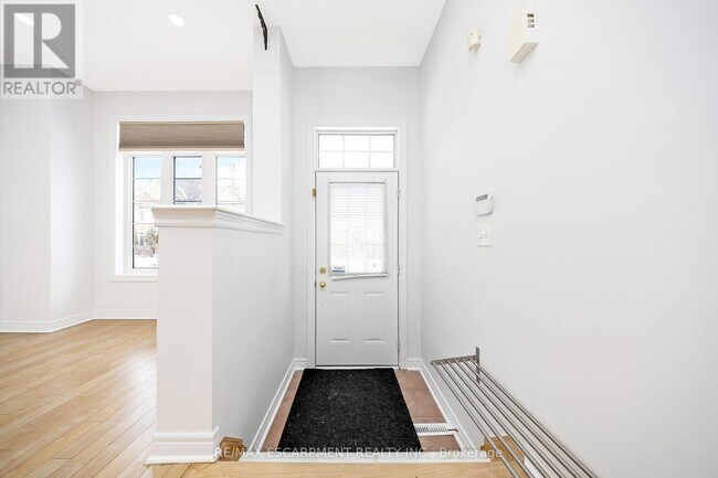 Photo du bâtiment - 5554 Waterwind Crescent