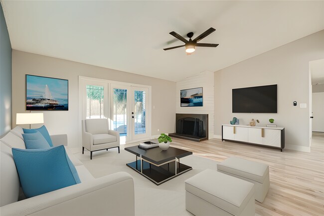 Foto del edificio - STUNNINGLY REMODELED Single Story Home with Pool in Twin Lakes Neighborhood