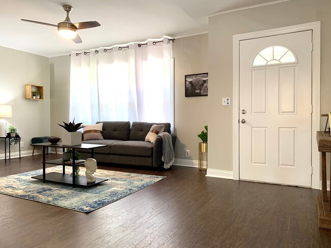 Foto del edificio - 714 Woodlawn Dr