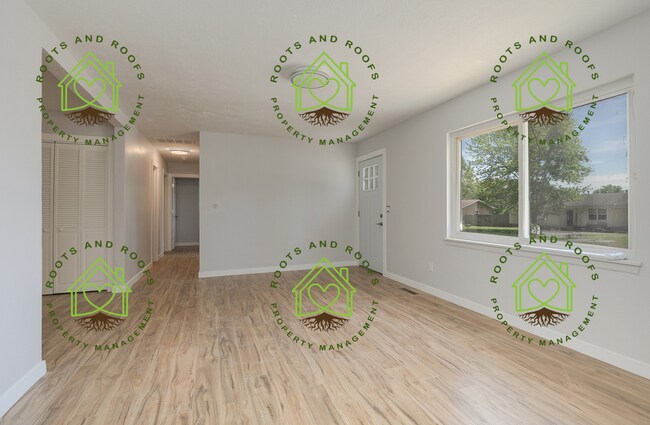 Foto del edificio - 2509 E Pine Grove Pl