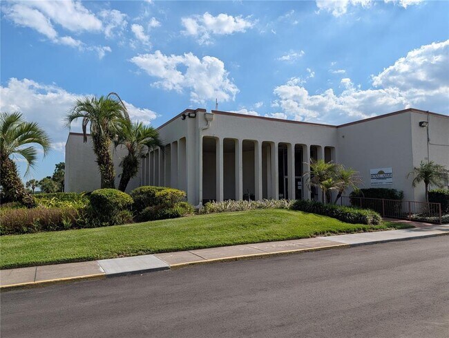 Foto del edificio - 522 Orange Dr