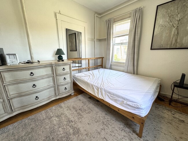 Foto del edificio - 184 Ash St