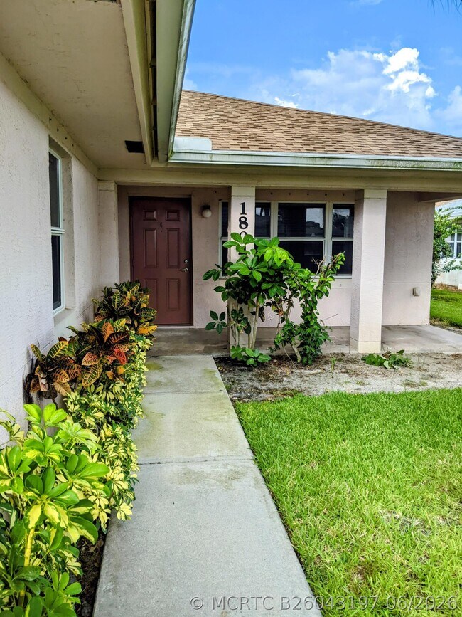 Foto del edificio - 1804 Blue Heron Ln