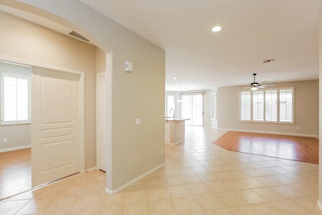 Foto del edificio - 2414 W Park St