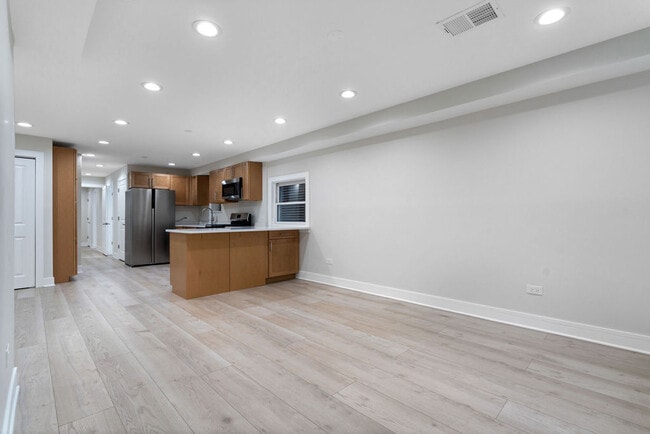 Foto del edificio - 1624 N Bell Ave