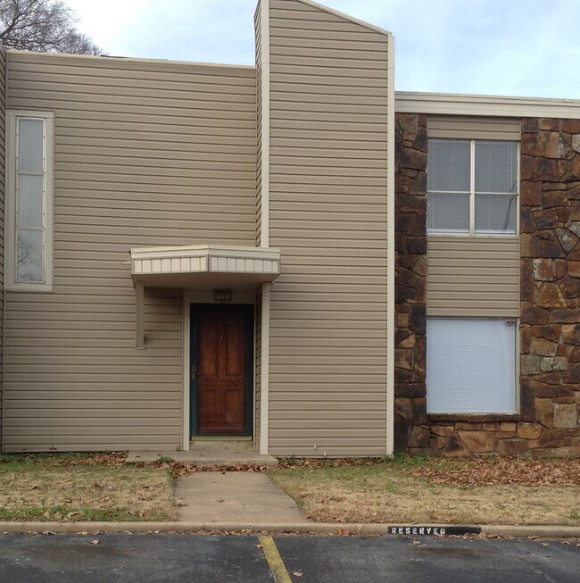 Private Front door and 2 parking spaces - 7351 S Yale Ave