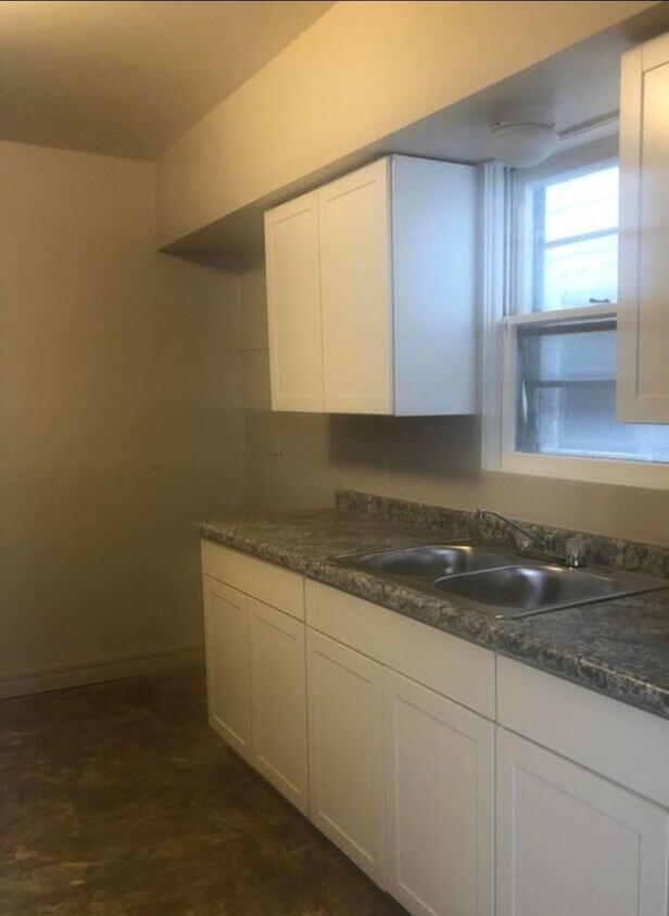 711 Pine St Unit 1, Sault Sainte Marie, MI 49783 Apartments in Sault