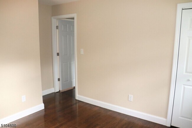 Foto del edificio - 319 Wills Ave