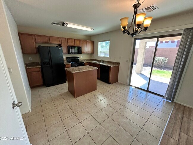 Foto del edificio - 7611 W Charter Oak Rd