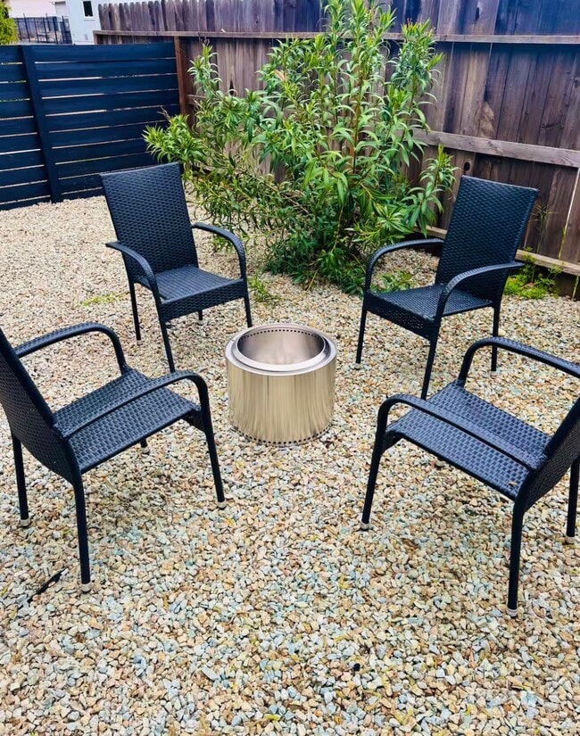 Foto del edificio - 717 Loma St