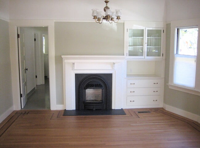 Dining Rm. - 2808 Piedmont Ave