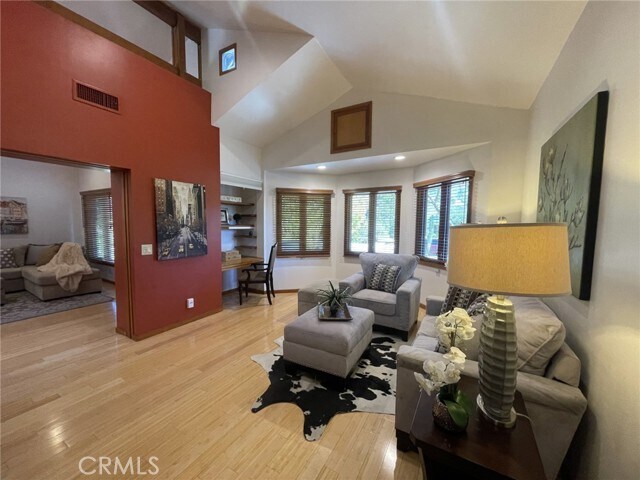 Foto del edificio - 761 S Los Robles Ave