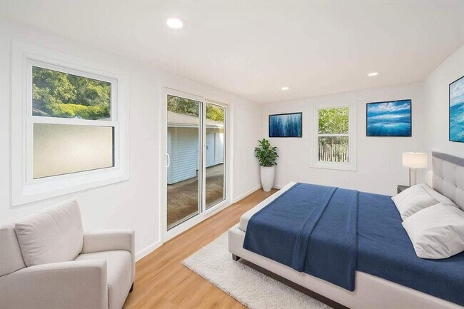 Foto del edificio - AVAILABLE NOW! Freshly Rehabbed 3-Bedroom ...