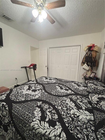 Foto del edificio - 5271 NW 5th St