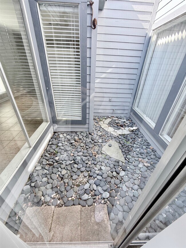 Foto del edificio - 15914 Mill Hollow Dr