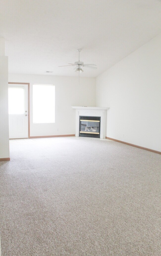 Building Photo - 2 bedroom and 2 bathroom property located ...