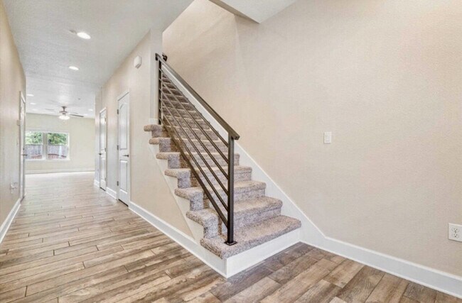 Building Photo - 3501 Mossy Oak Villas Cir