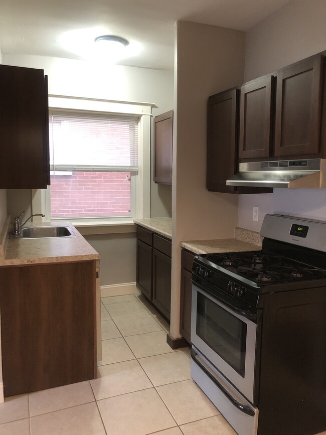 Kitchen - 3637 Shenandoah Ave