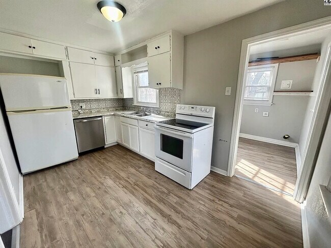 Foto del edificio - 619 N Grandview St