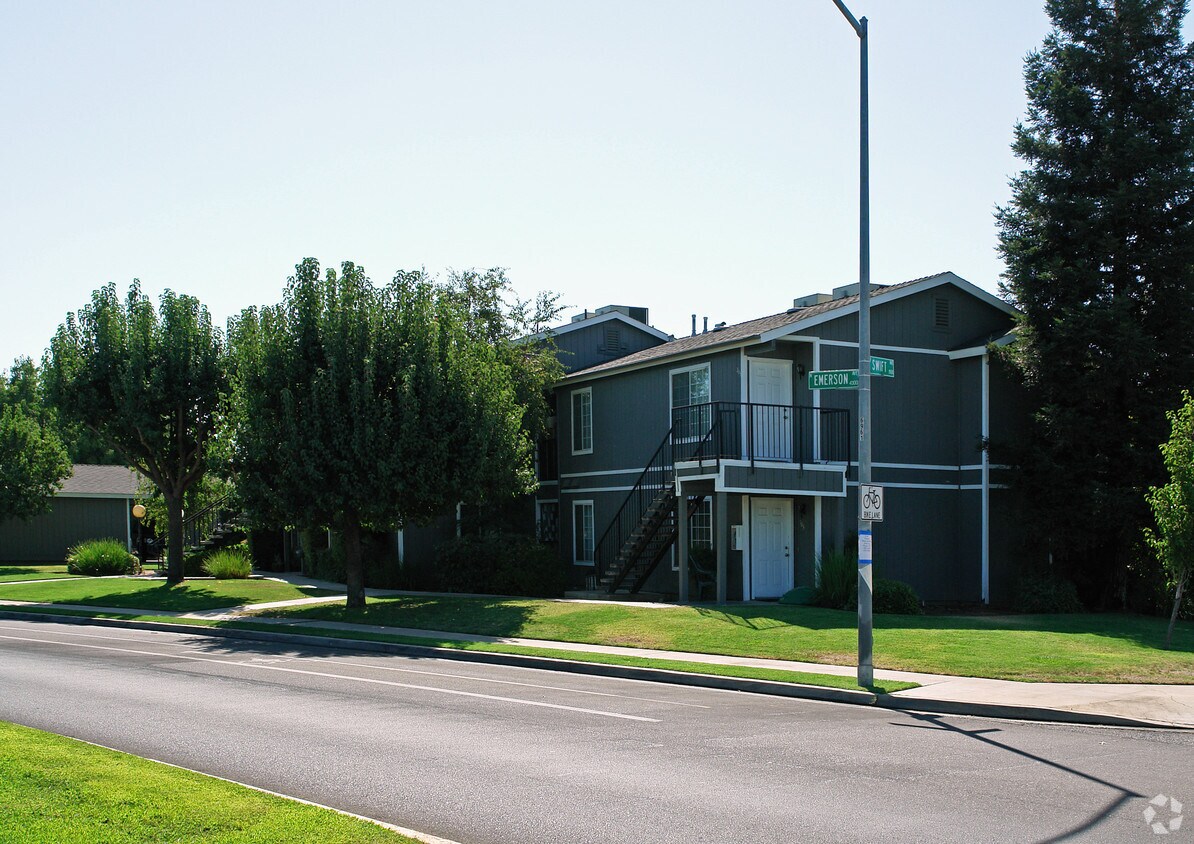 Foto principal - 4323 N Emerson Ave