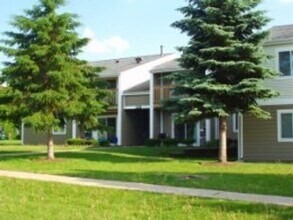 Building Photo - 940 Briden Dr