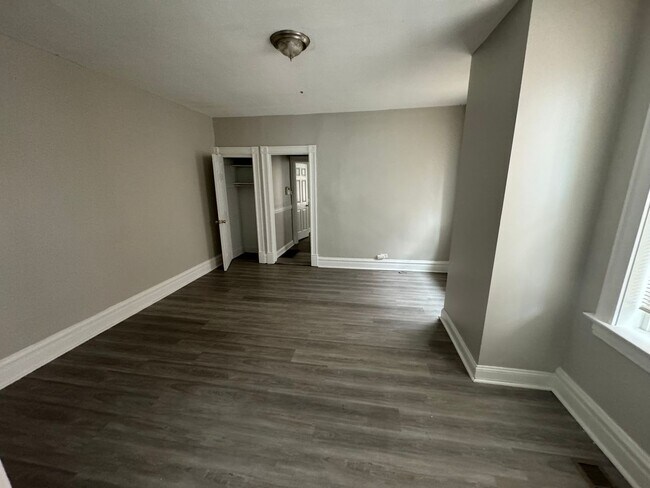 Building Photo - 2923 Miami St