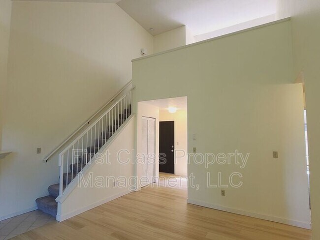 Foto del edificio - 4000 Carman Dr